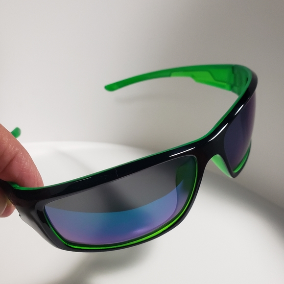 NWT SE5107 Blk/Green authentic Skechers sunglasses with case 😎 - Picture 6 of 8